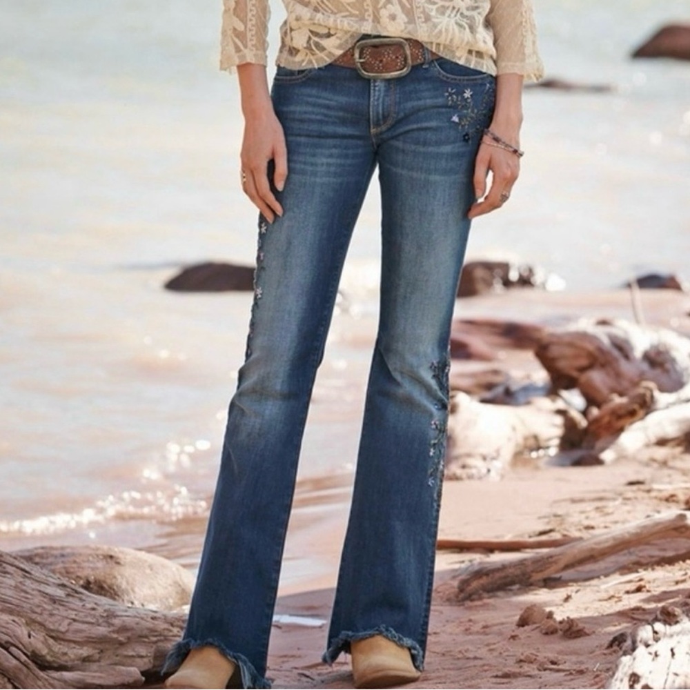 Driftwood Eva Embroidered Blue & Lavender Flowers Floral Flare Jeans Size 30